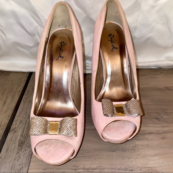 Pink Suede & Gold Bow Heels STUNNING - Picture 6 of 7